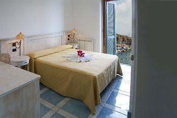 Hotel Isolabella Ventotene Exterior foto